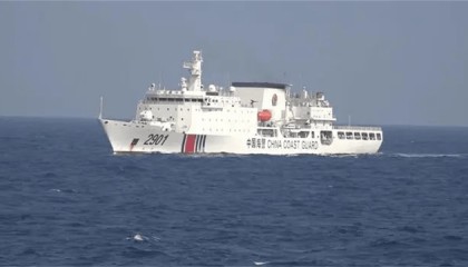 新一轮“锁台”又开始了!万吨巨舰冲锋,强势封锁台湾6大港口