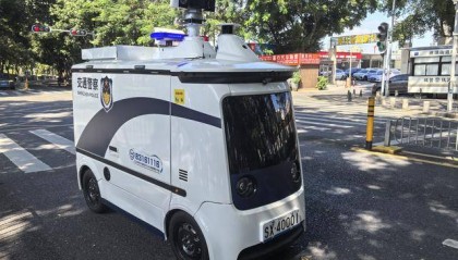 深圳交警“黑科技”再升级！首台多功能无人巡检车“上岗”