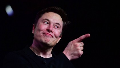 马斯克被曝大动作:将免费使用!这两大巨头被暴击,股价大幅下挫