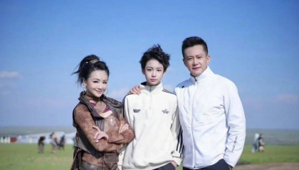 曹颖14岁儿子状态曝光,被赞最帅星二代!网友:这颜值可以直接出道了