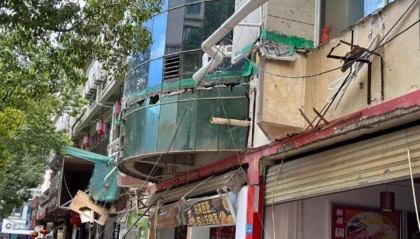 昆明广告牌坠落致3死调查报告:去年已发现锈蚀严重,城管检查“走过场”