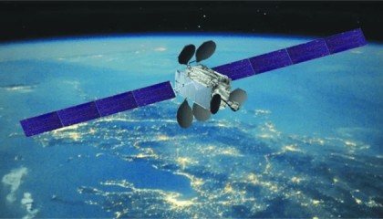 高空高速碰撞!美卫星当场炸成57块碎片,中国空间站要小心了