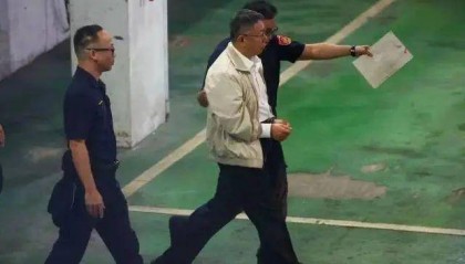 检方暗示柯文哲不辞党主席就羁押,蓝白阵营批“干预在野党务运作”