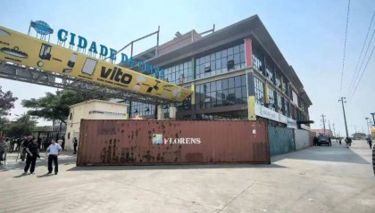 安哥拉爆发骚乱,当地华人:取款机里的钱被抢光,用集装箱堵住大门