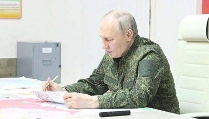 放下武器投降!乌克兰惨状让全世界都看清了,当美国盟友没有好下场
