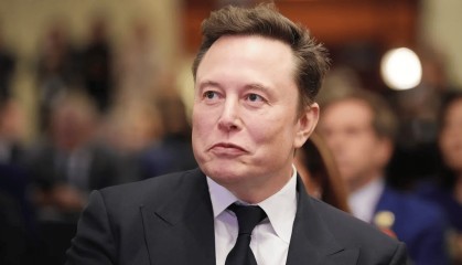特斯拉一季度净收入锐减71% 马斯克:将“大幅”减少政府工作