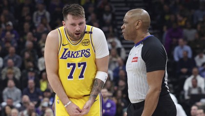 NBA | 东契奇单节被吹“五犯” 湖人无缘七连胜