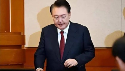 尹锡悦的天都塌了?韩国传出重磅消息,一边倒的舔美媚日路线走到头了