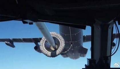 难得一见!运油-20为空警-500A空中加油画面