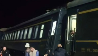 黑龙江一列车行驶中脱轨,当地通报:无人员伤亡