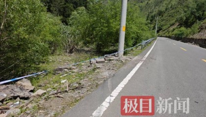 “阿坝旅游车坠河5人失联”最新进展:在下游20公里处找到1具遗体