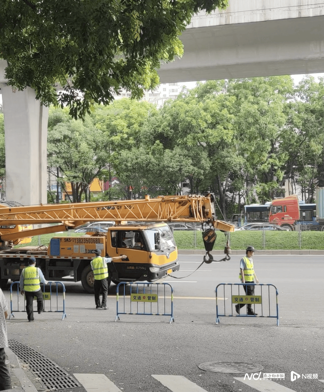 被称“交警都想报警”，龙岗一道路长期拥堵，部门：联合治理
