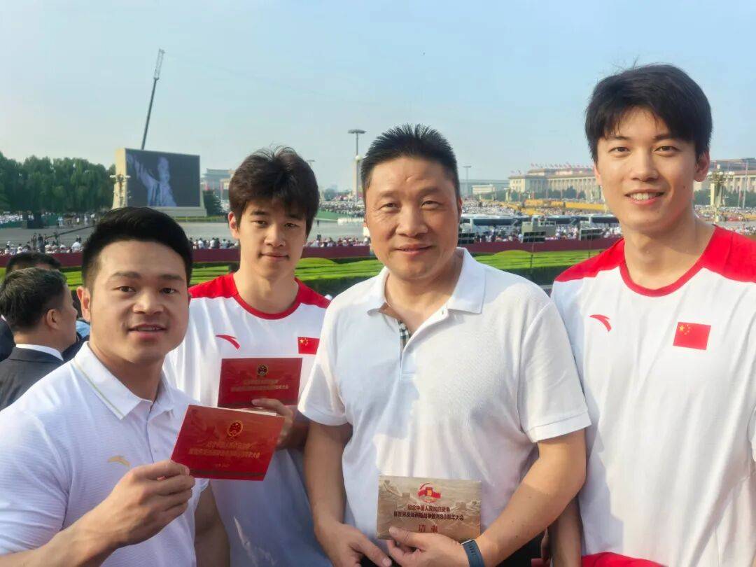 汪顺、马龙、陈梦等观看阅兵后发文