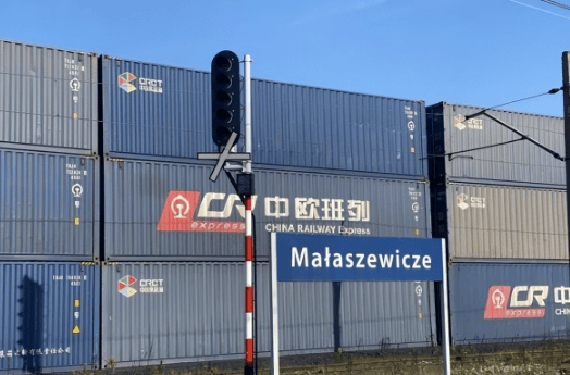 波兰态度又变，中欧班列未恢复，中国货轮将试航北极航道，美国又失去一张重要底牌