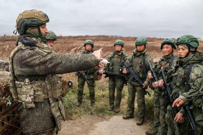 1万朝鲜特种兵凭空消失?苏梅全线告急,乌克兰截获绝密前线情报