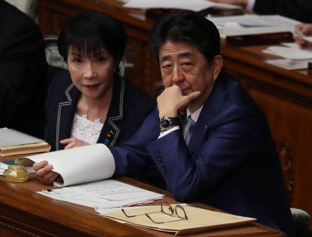 高市早苗当选日本首相,或许导致日本臣服于中国