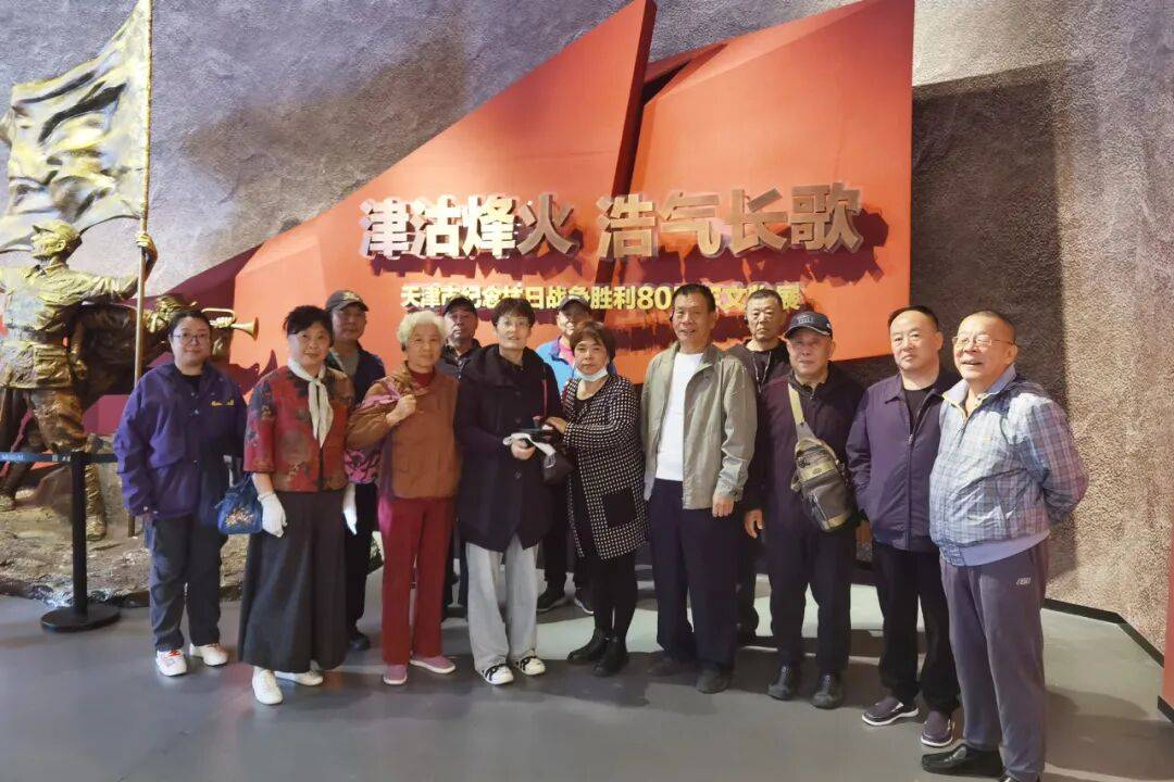 又是一年重阳日,情暖金秋映晚晴