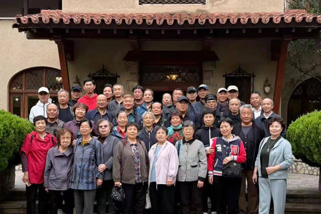 又是一年重阳日,情暖金秋映晚晴