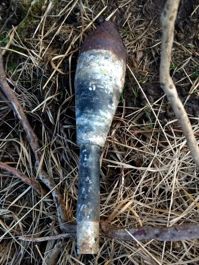 解放军报警!有人拾取3吨多炮弹残片卖钱,甚至有完整弹头?