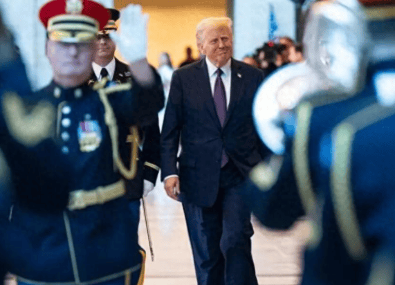 中方保密到最后一天晚上，才向全世界公布消息！中美釜山会晤，已提前达成协议，各自为对方送上一份大礼