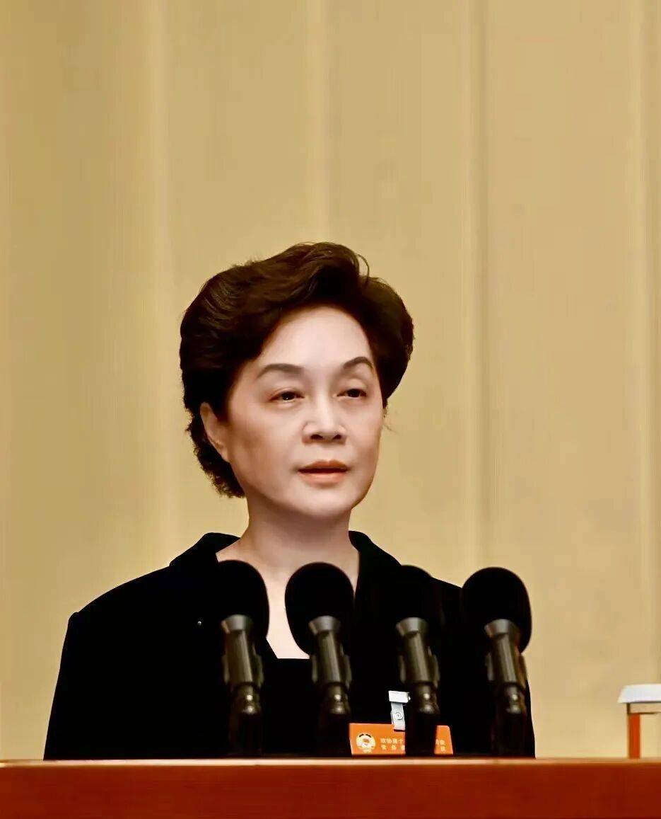 全国政协十四届常委会第十四次会议大会发言摘登（一）